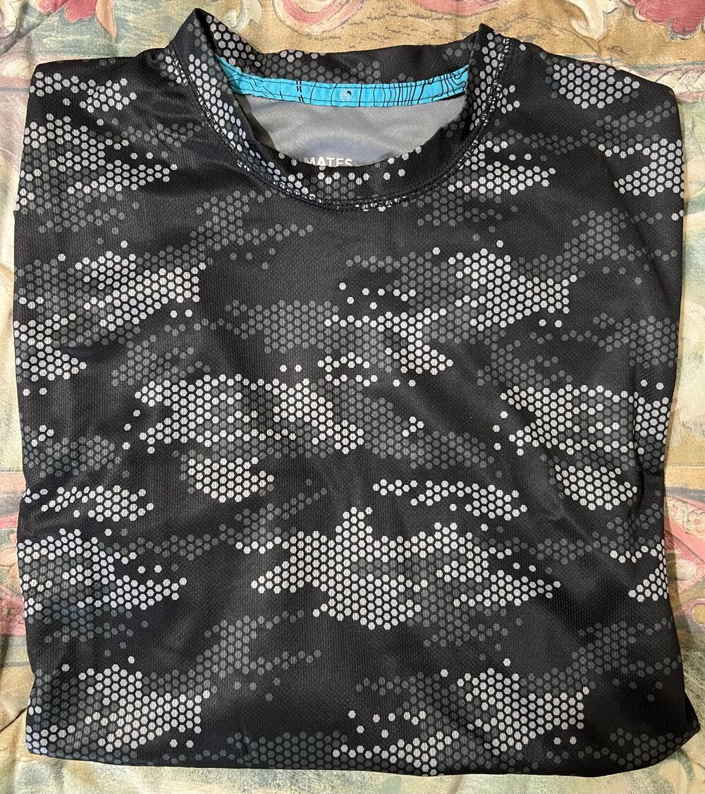 Climate Smart Mens Medium Pullover Base Layer Camo New Gray